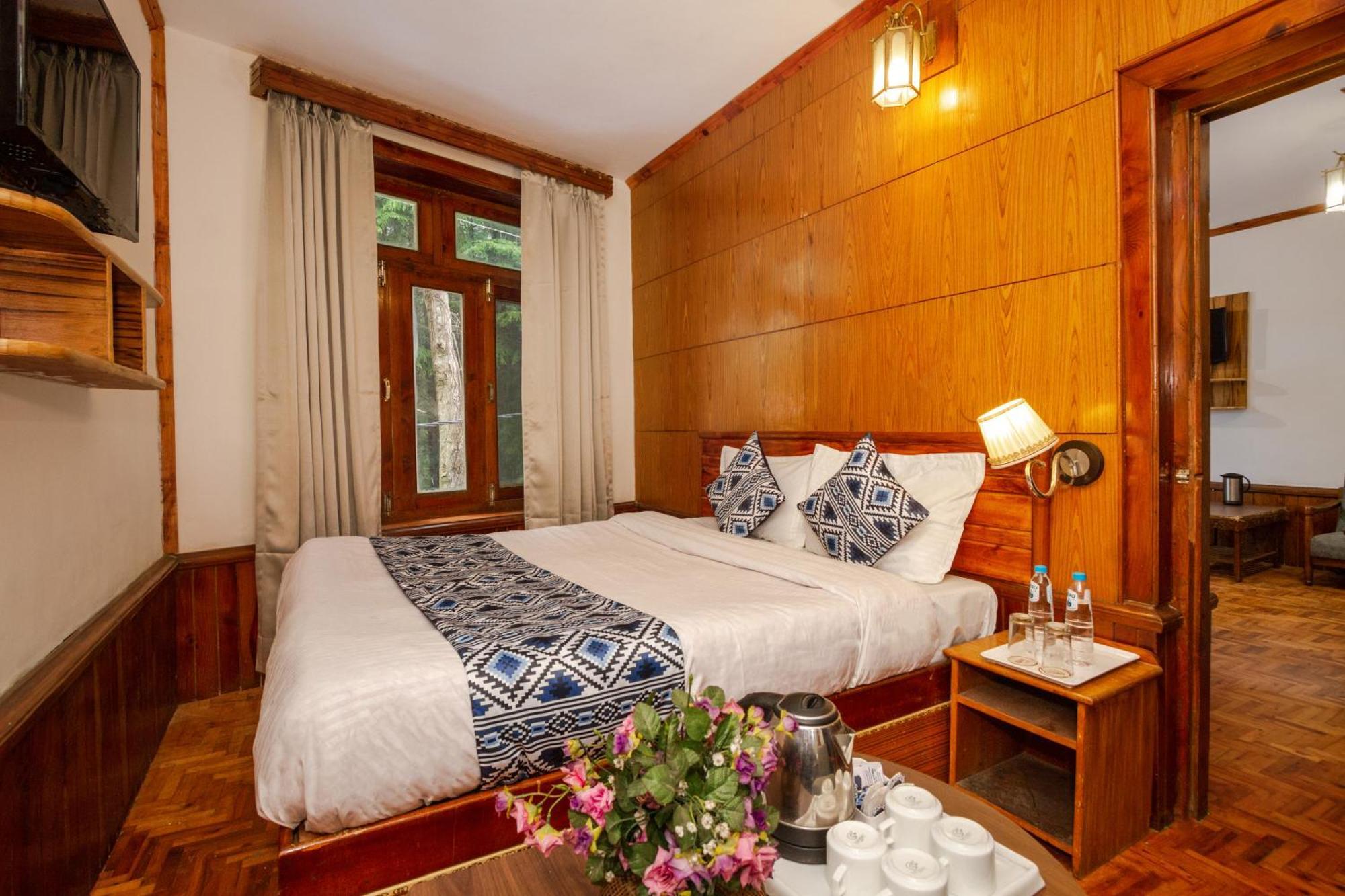 Holiday Home International -Vivaan Stays Manāli Exterior foto