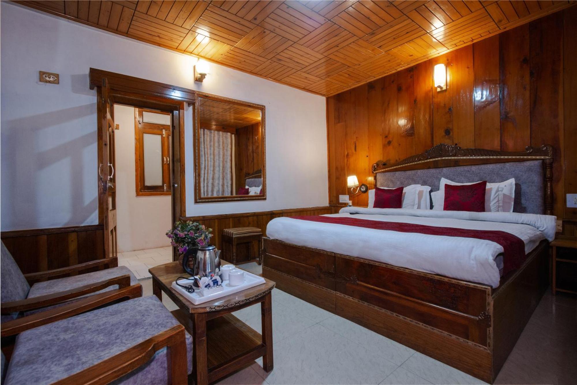 Holiday Home International -Vivaan Stays Manāli Exterior foto